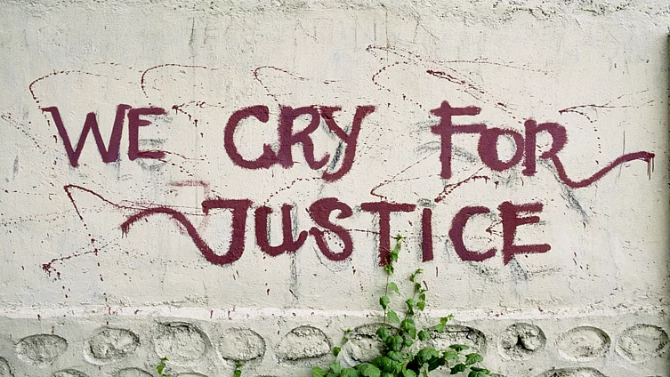 Graffiti We Cry for Justice