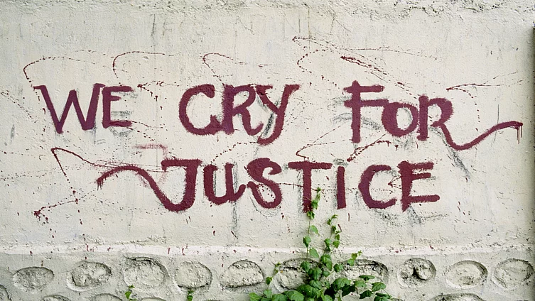 Graffiti We Cry for Justice